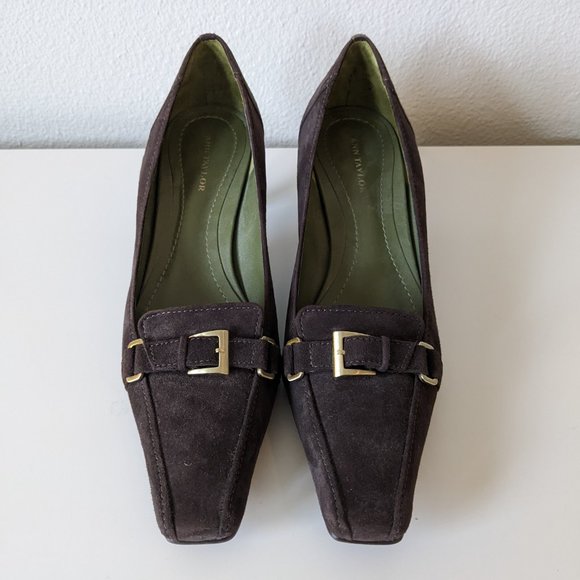 ANN TAYLOR- Brown Suede Pump with Brass Buckle - Picture 2 of 6